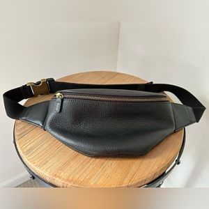 Banana Republic Leather Fanny Pack
